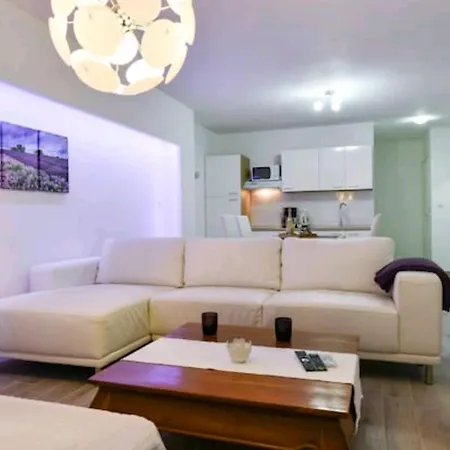 Apartment Deluxe Goya *