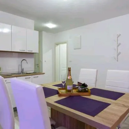 Apartment Deluxe Goya *