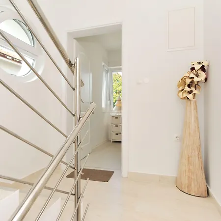 戈雅豪华公寓 扎达尔